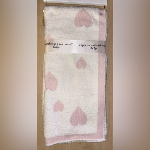cupcake and cashmere Baby pink heart blanket - Picture 2 of 4